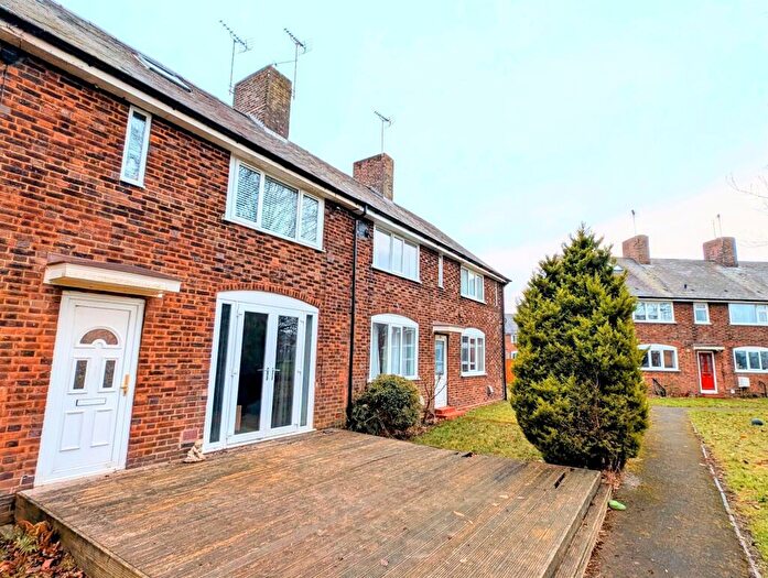 3 Bedroom Town House For Sale In Green Lane Estate, Sealand, Deeside, CH5