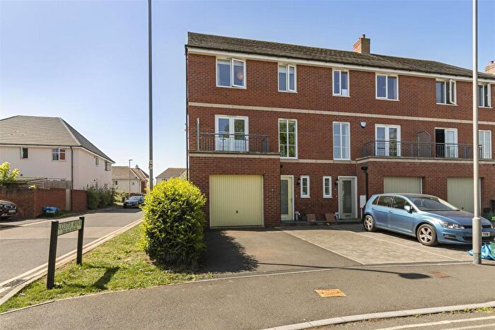 4 Bedroom End Of Terrace House For Sale In Tiberius Road, Keynsham, BS31