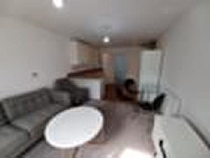 2 Bedroom Flat To Rent In Hartington Road, Altrincham, WA14