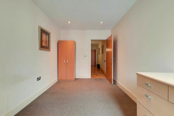 2 Bedroom Flat To Rent In City Walk, London Bridge, London, SE1