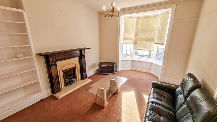 1 Bedroom Flat To Rent In Bed Furnished Flat, Queens Road, SY23