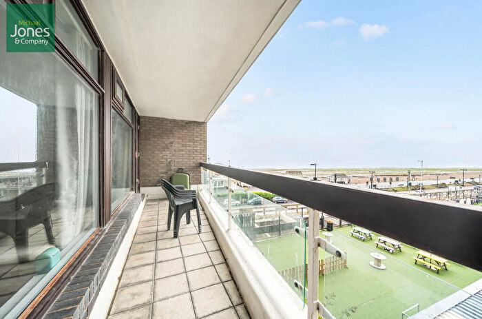 2 Bedroom Flat To Rent In Knightsbridge House, Marine Parade, Worthing, West Sussex, BN11