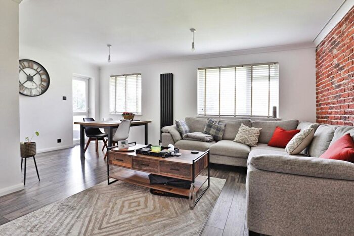 2 Bedroom Flat For Sale In St. Winifreds Road, Bournemouth, Dorset, BH2