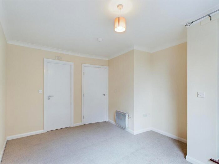 2 Bedroom Flat To Rent In Crown Heights, Alencon Link, Basingstoke, RG21