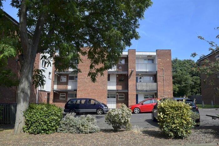 1 Bedroom Flat To Rent In Appleford Court, Pitsea, Basildon, SS13