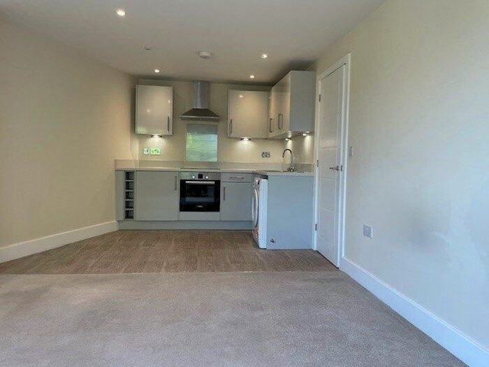 2 Bedroom Flat To Rent In Rickmansworth Road, Amersham, HP6