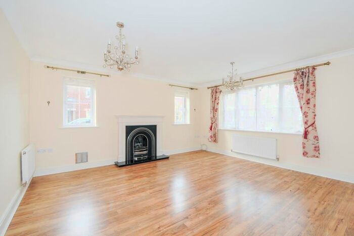 5 Bedroom Detached House To Rent In Thatcham, Berkshire, RG18