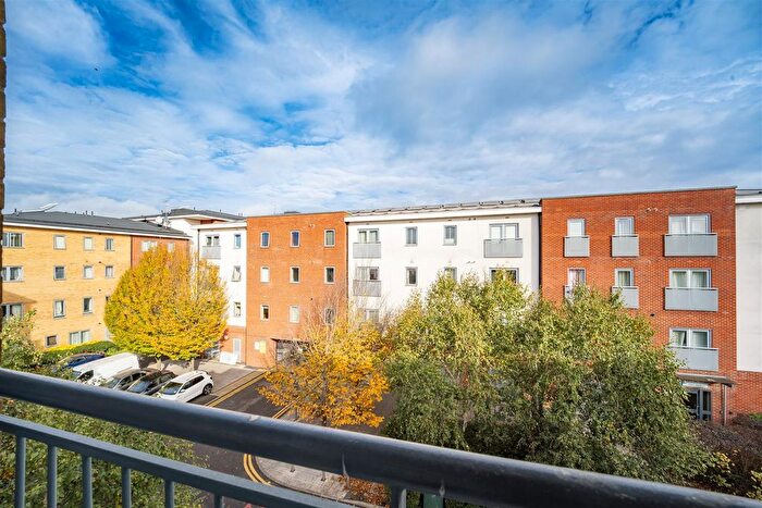 2 Bedroom Flat For Sale In Taywood Road, Northolt, UB5