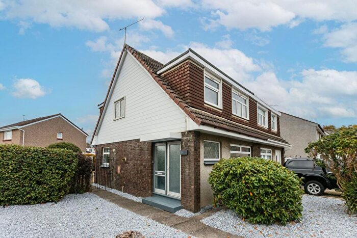 3 Bedroom Semi-Detached House For Sale In Tweed Crescent, Renfrew, PA4