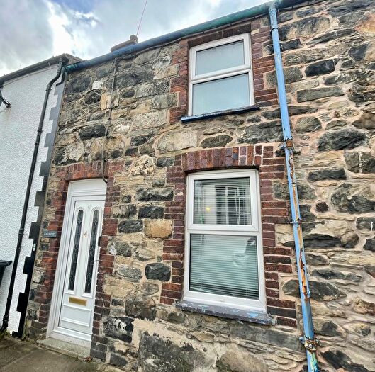 2 Bedroom Cottage To Rent In Colwyn Bay, LL28