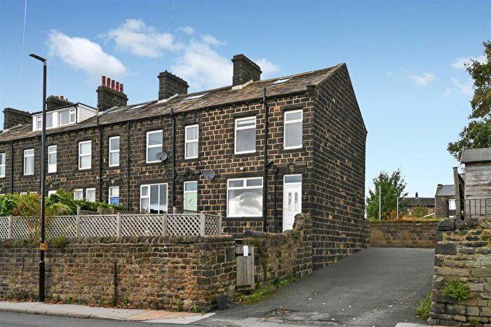 3 Bedroom End Of Terrace House To Rent In Harper Terrace, Yeadon, Leeds, LS19