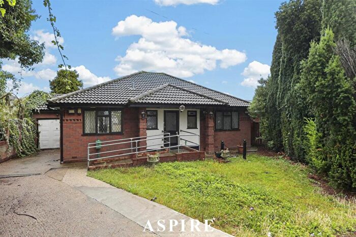 3 Bedroom Detached Bungalow For Sale In Ashingdale Close, Canvey Island, SS8