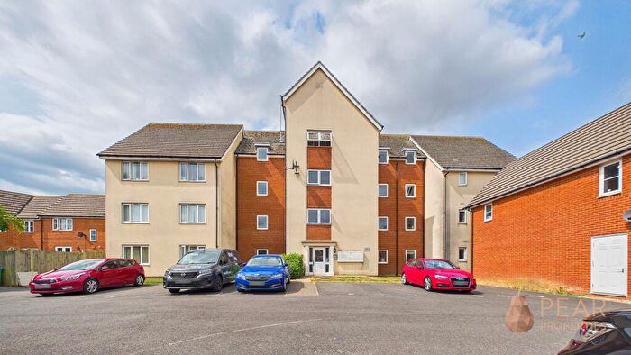 2 Bedroom Flat For Sale In Stammer Road, Wick, BN17