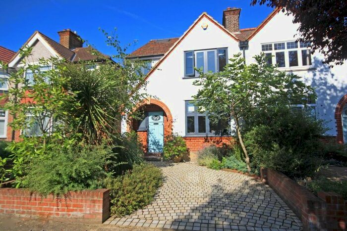 4 Bedroom Semi-Detached House To Rent In Woodland Gardens, Isleworth, TW7