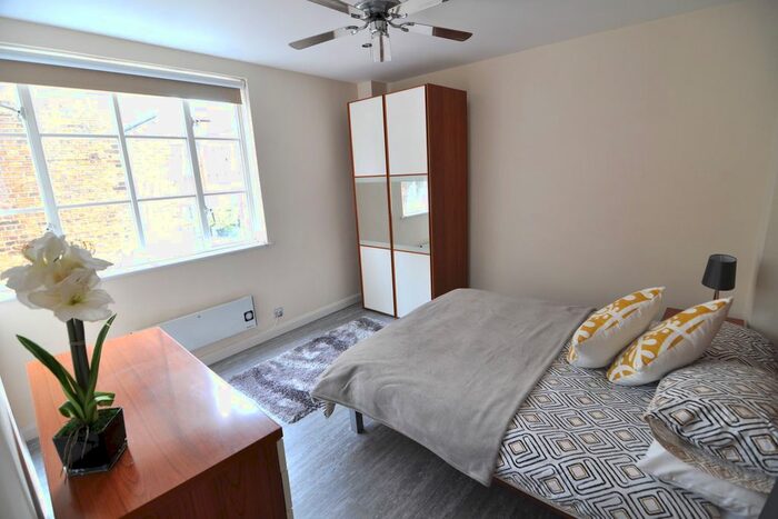 2 Bedroom Flat To Rent In Old Brompton Road, South Kensington, London, SW7