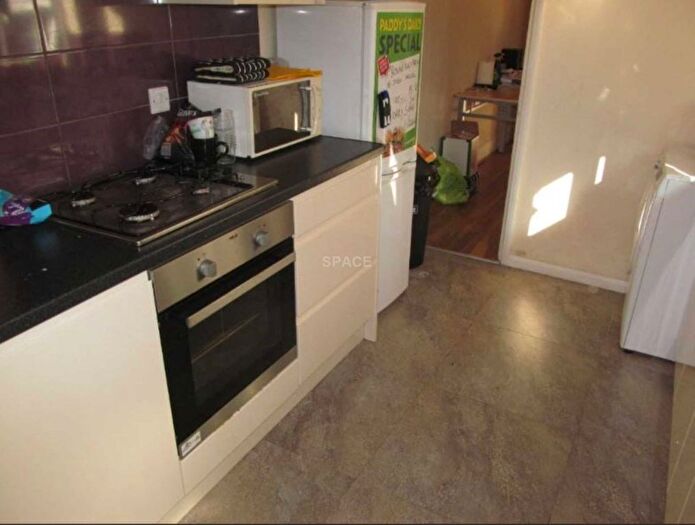 5 Bedroom Terraced House To Rent In De Beauvoir Road, University, Reading, Berkshire, RG1