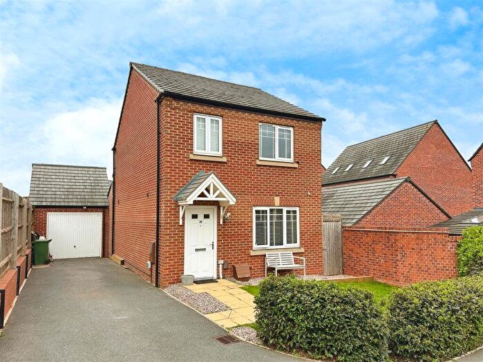 3 Bedroom Detached House For Sale In Peabody Way, Warwick, CV34