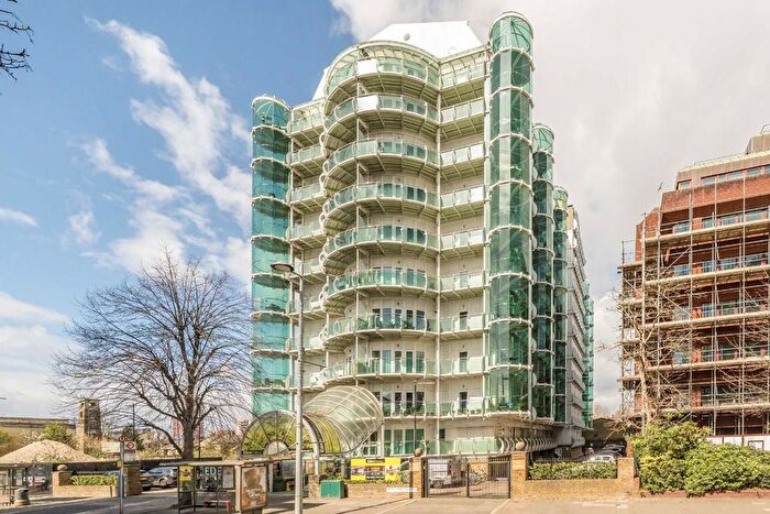 3 Bedroom Flat For Sale In Uxbridge Road, London, W5