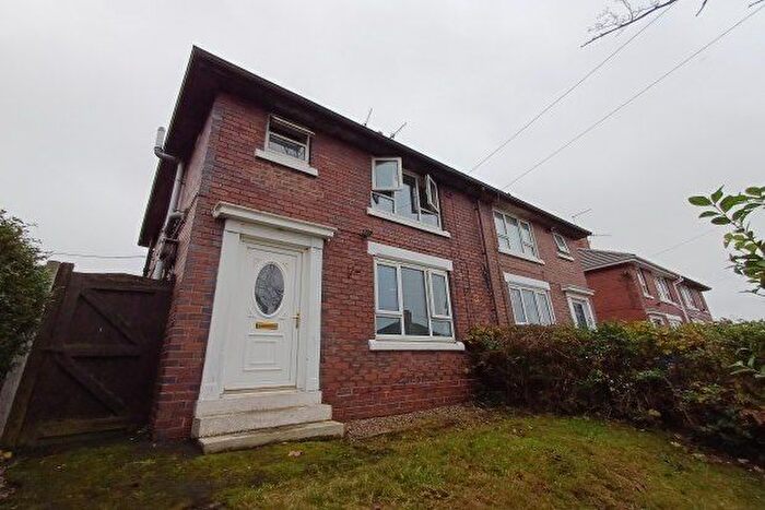 3 Bedroom Semi-Detached House To Rent In Ballinson Road, Stoke-On-Trent, ST3