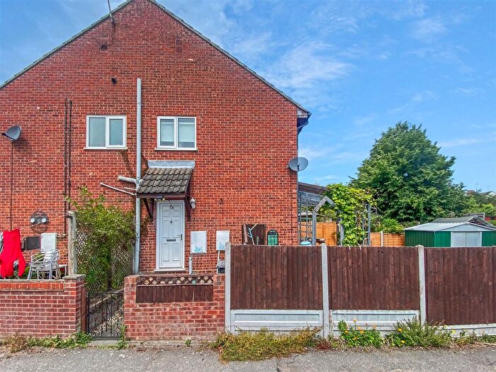 2 Bedroom Mews To Rent In Gilberd Road, Colchester, CO2