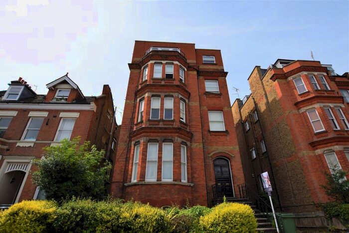 3 Bedroom Apartment To Rent In Claremont Gardens, Surbiton, KT6