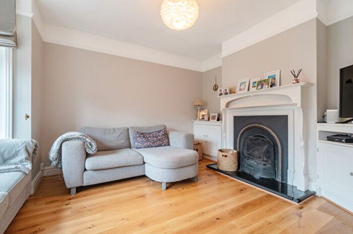 3 Bedroom Semi-Detached House For Sale In Western Road, Liss, GU33