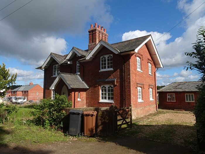 4 Bedroom Detached House To Rent In Hoe Lane, North Baddesley, Hampshire, SO52
