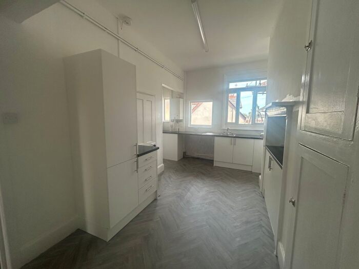 3 Bedroom Flat To Rent In Hyde Road, Paignton, TQ4