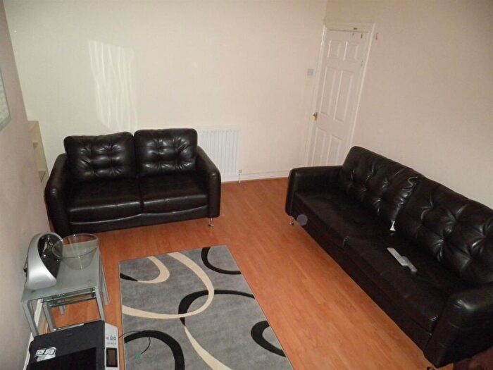2 Bedroom Apartment To Rent In Bolingbroke Street, NE6
