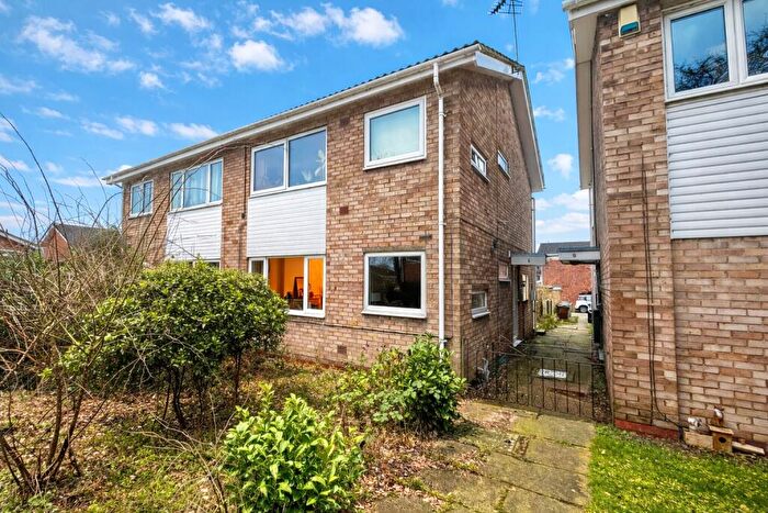 1 Bedroom Flat For Sale In Somerville Square, Stafford, Stafforshire, ST17