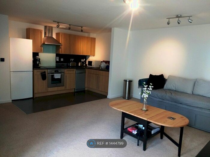 1 Bedroom Flat To Rent In Foundry Court, Slough, SL2