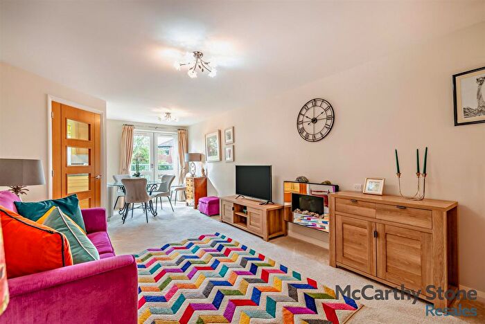 1 Bedroom Flat For Sale In Trinity Court, Oxford Road, Halifax, HX1