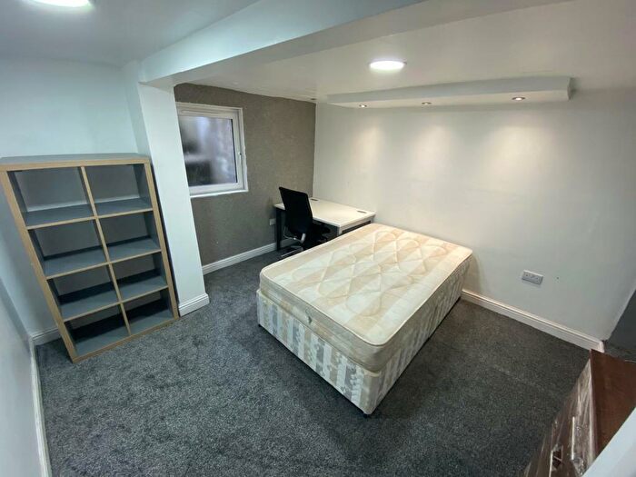 6 Bedroom Terraced House To Rent In Harold Terrace, Hyde Park, Leeds, LS6