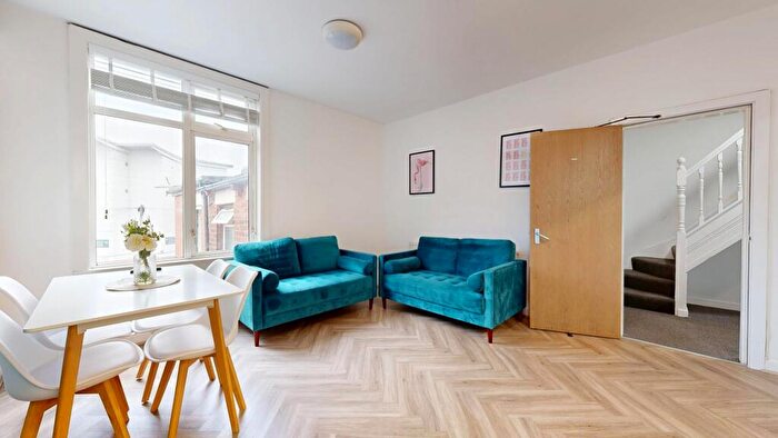 4 Bedroom House To Rent In Cardigan Road, Leeds, LS6