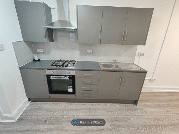 3 Bedroom Flat To Rent In Calcutta Road, Tilbury, RM18