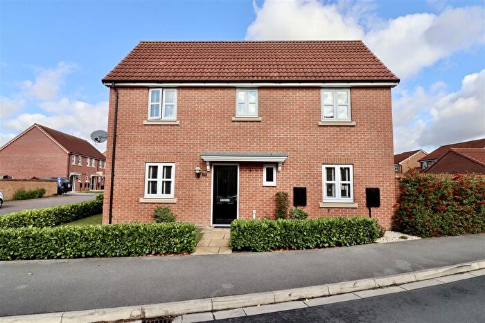 3 Bedroom Detached House For Sale In Thurlow Avenue, Pocklington, York, YO42