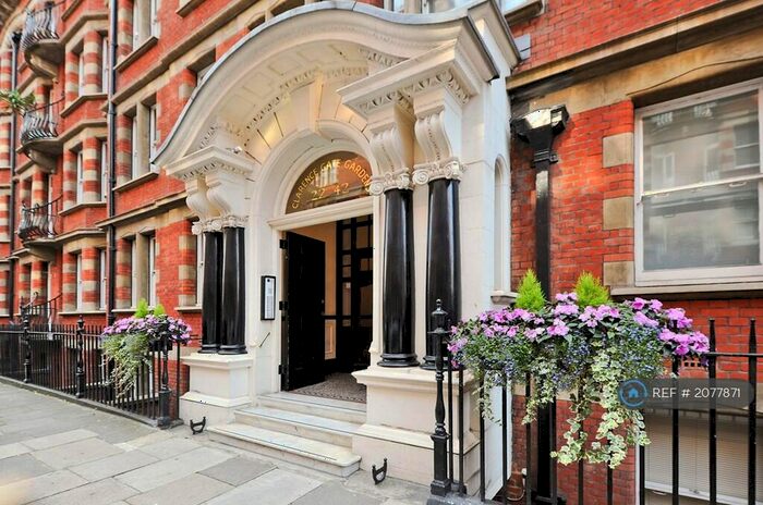 4 Bedroom Flat To Rent In Clarence Gate Gardens, London, NW1