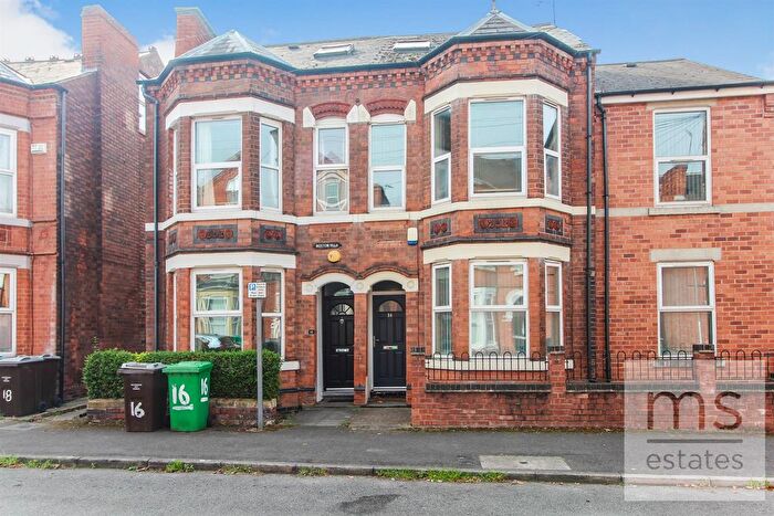 5 Bedroom Semi-Detached House To Rent In Gregory Avenue, Lenton, Nottingham, NG7