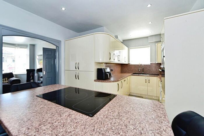 3 Bedroom Semi-Detached House For Sale In Kirkdale Drive, Sheffield, South Yorkshire, S13