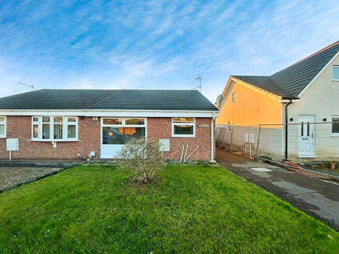 3 Bedroom Bungalow To Rent In Heol Y Pia, Caerphilly, CF83
