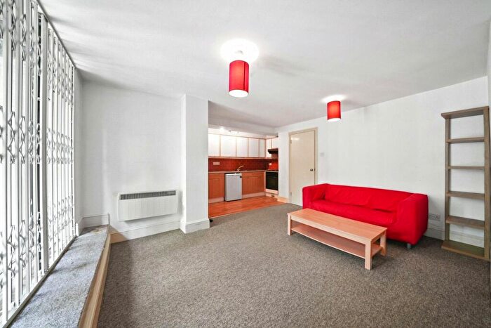 1 Bedroom Apartment To Rent In Camden Road, Islington, London, N7