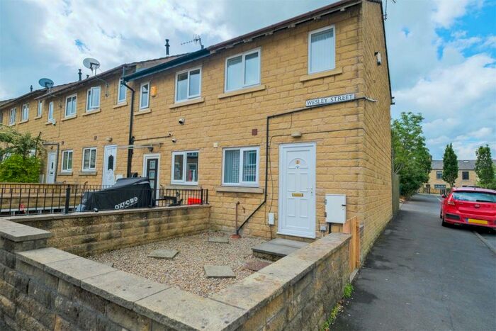 2 Bedroom End Of Terrace House To Rent In Wesley Street, Padiham, Burnley, Lancashire, BB12