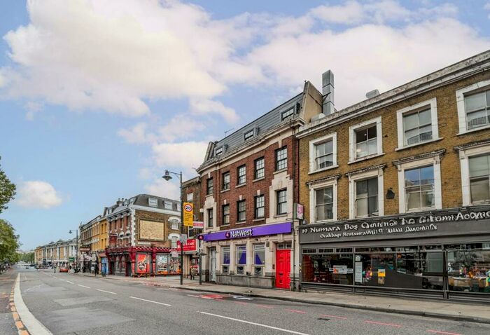 3 Bedroom Flat To Rent In Stoke Newington High Street, Stoke Newington, London, N16