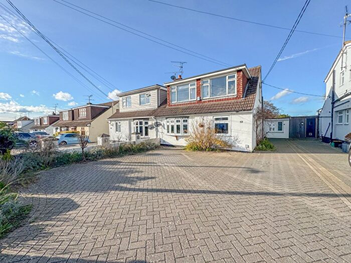 4 Bedroom Semi Detached House For Sale In Lascelles Gardens, Rochford, SS4