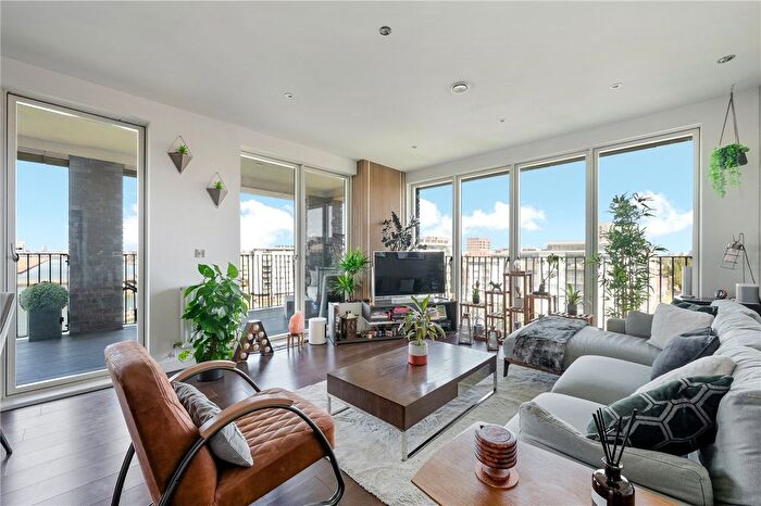 2 Bedroom Flat To Rent In Aird Point, Lock Side Way, London, E16