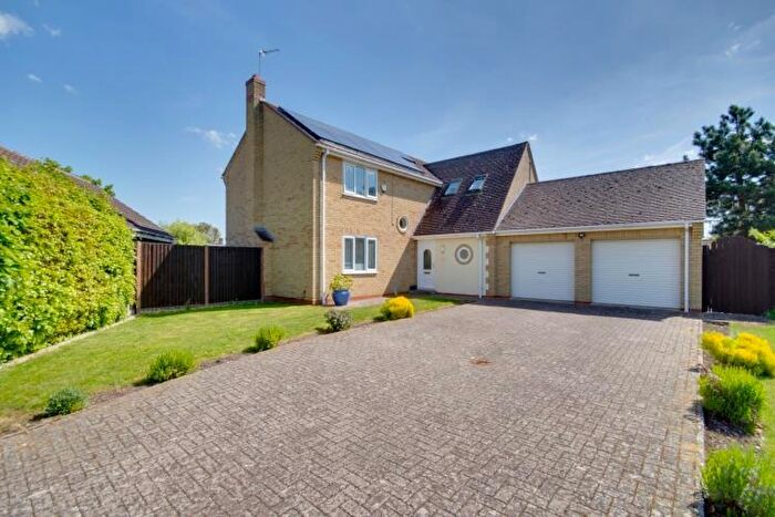 4 Bedroom Detached House For Sale In The Pasture, Somersham, PE28
