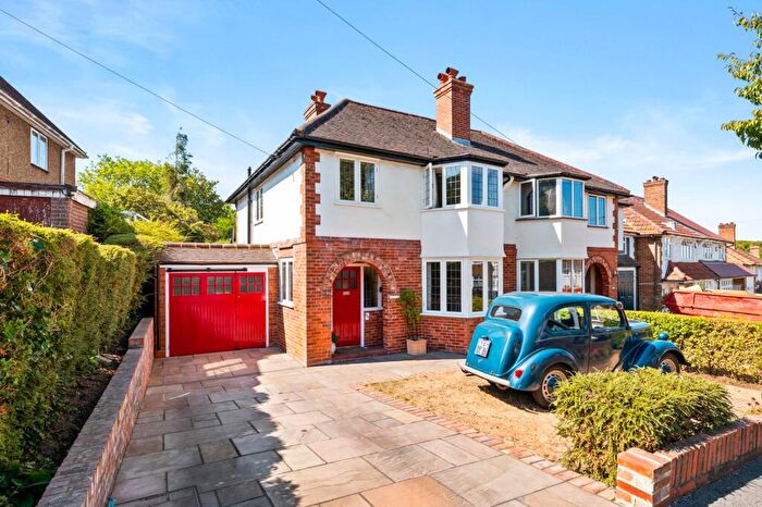 3 Bedroom Semi-Detached House For Sale In Littleheath Road, South Croydon, CR2