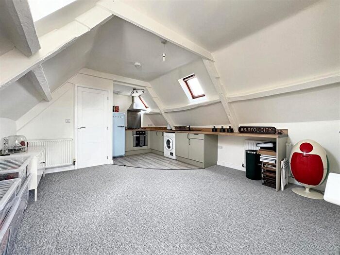 1 Bedroom Flat For Sale In High Street, Midsomer Norton, BA3