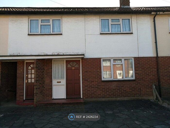 3 Bedroom Terraced House To Rent In Whitwell Road, Watford, WD25