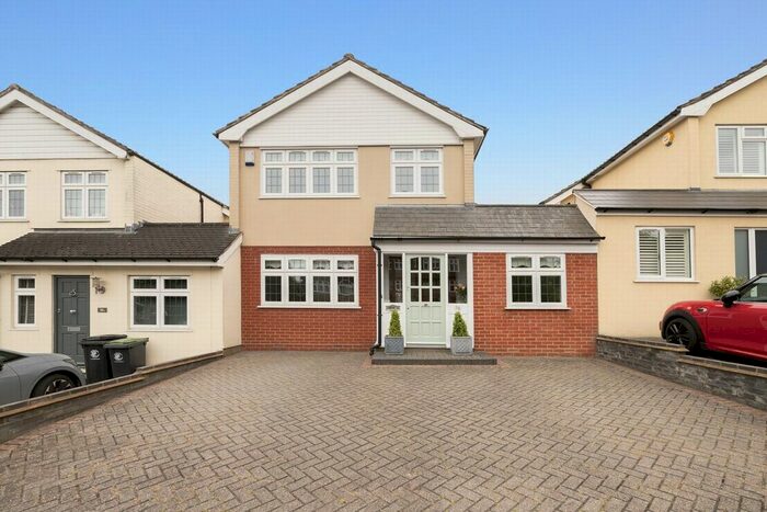 3 Bedroom Link Detached House To Rent In Palmerston Road, Buckhurst Hill, IG9